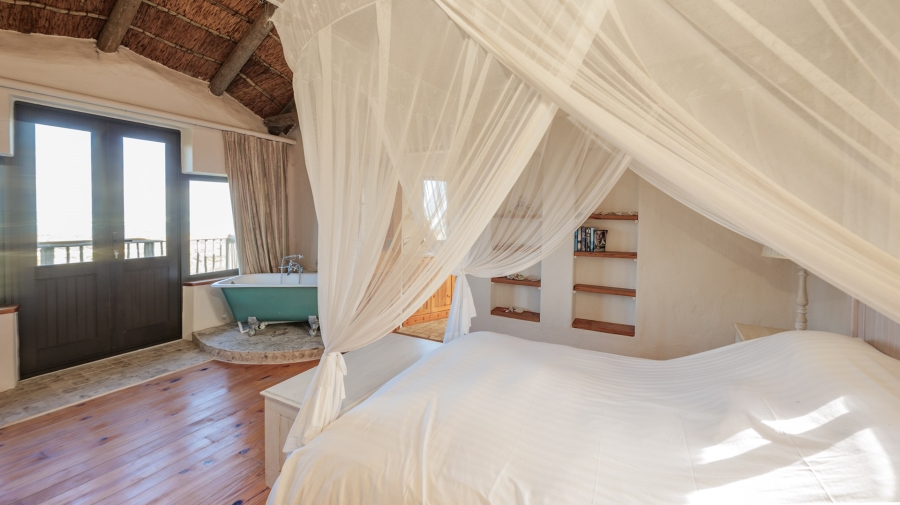 6 Bedroom Property for Sale in Suiderstrand Western Cape